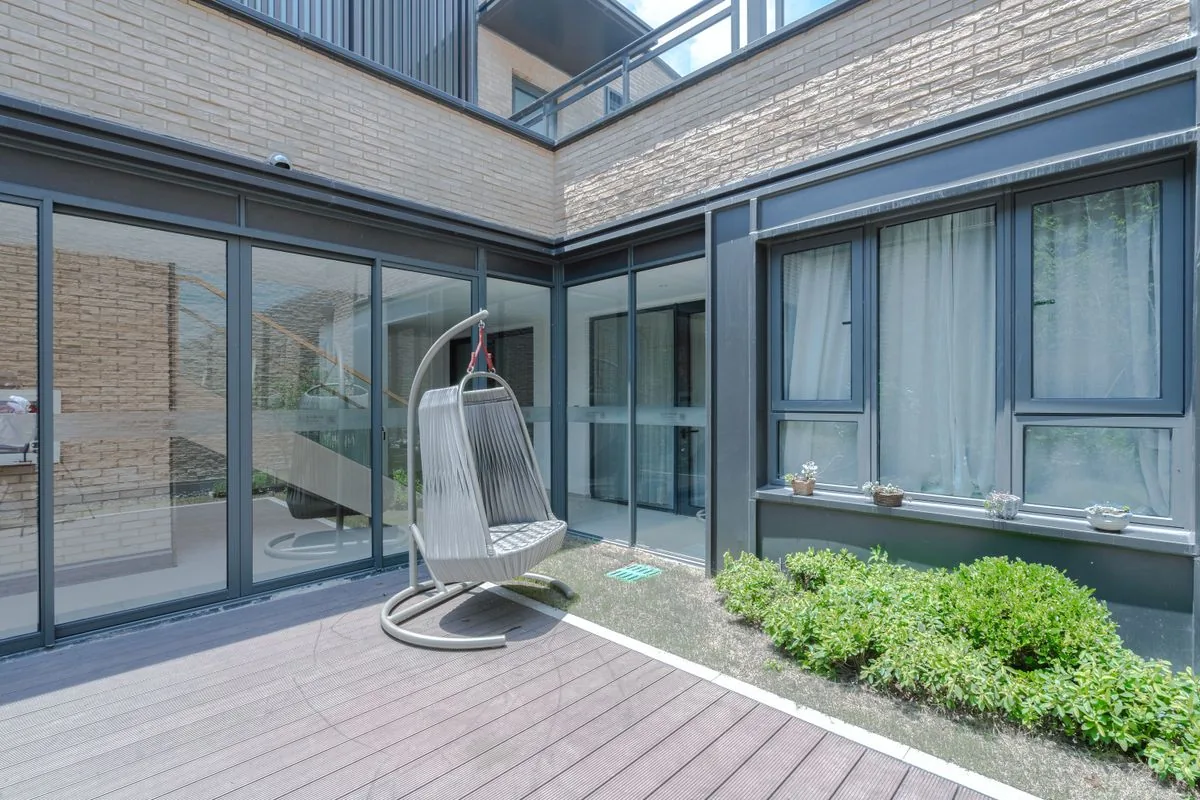 Véranda en aluminium : isolation, urbanisme et budget, le guide pour agrandir sa maison en Gironde