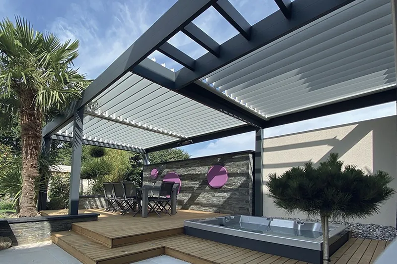 Pergola bois ou pergola bioclimatique : comment choisir ?
